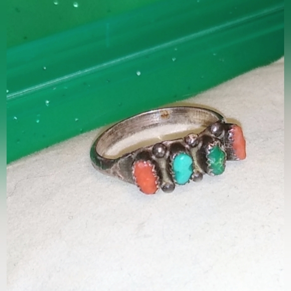 Turquoise Native American Vintage Ring - Picture 2 of 7